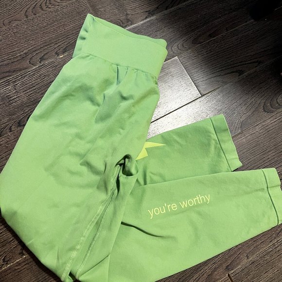 Seamless Contour Leggings - Size XL - runs small - Picture 1 of 2